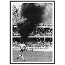 Charger l'image dans la galerie, Socrates sur fond de fumigène noir, 1984