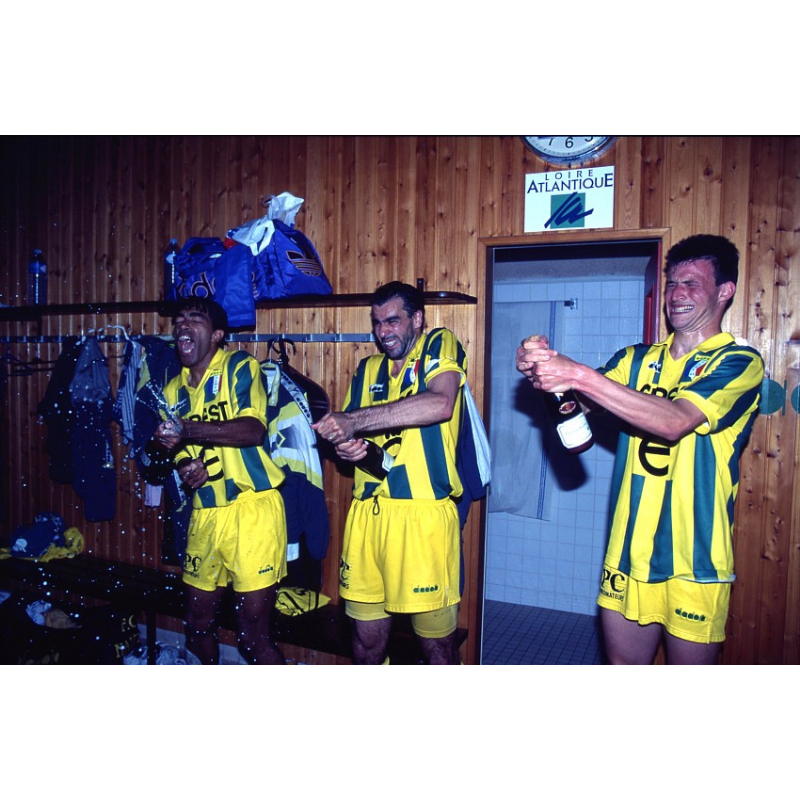 Maglietta bianca "Parigi 2025" On Tour