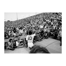 Charger l'image dans la galerie, Présentation de Pelé au Cosmos, 1975