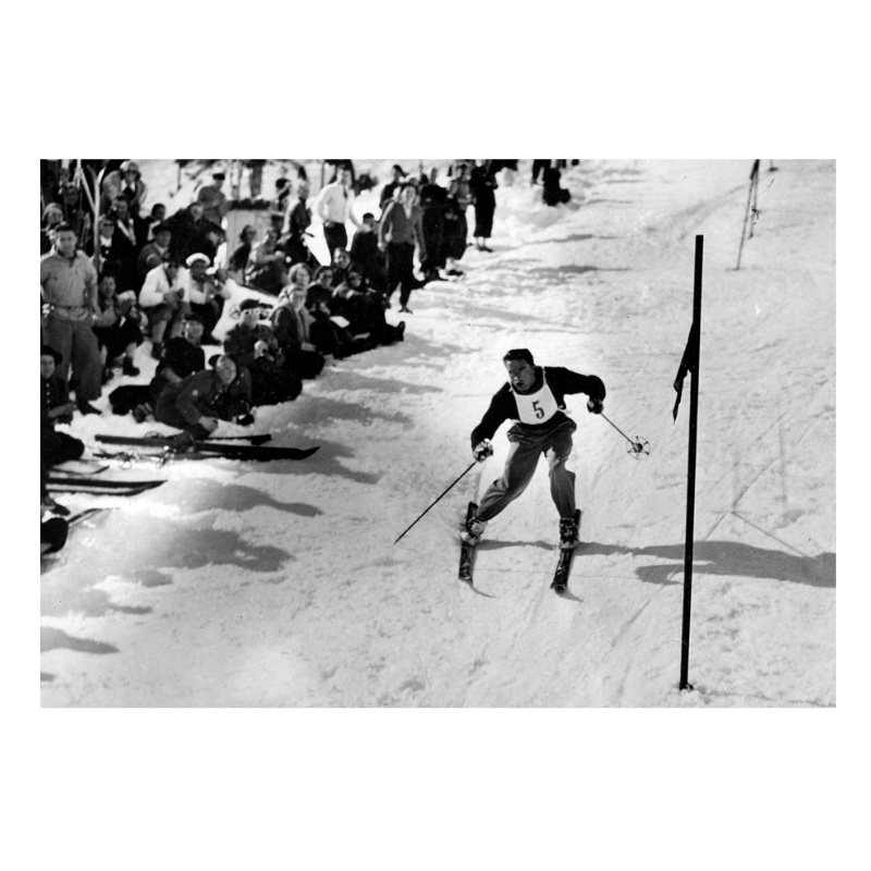 Emile Allais au slalom avec le dossard 5