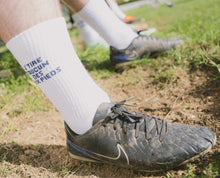 Charger l&#39;image dans la galerie, Chaussettes &quot;J&#39;sais plus si j&#39;suis droitier ou gaucher&quot;