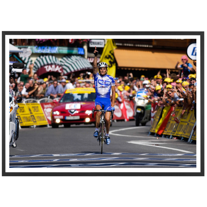 Chris Froome under the fumis in Alpe d'Huez, 2018