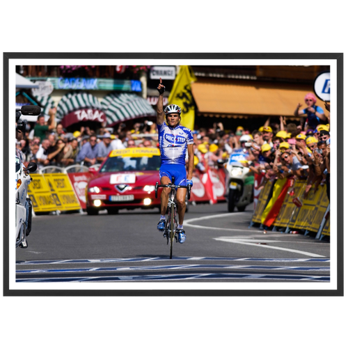 Chris Froome under the fumis in Alpe d'Huez, 2018