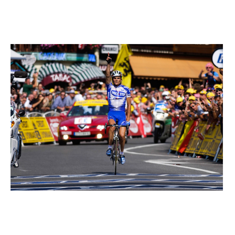 Chris Froome under the fumis in Alpe d'Huez, 2018