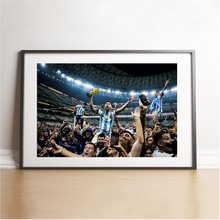 Charger l'image dans la galerie, Lionel Messi avec la Coupe du Monde, 2022