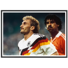 Charger l'image dans la galerie, Le fameux crachat de Rijkaard sur Völler, 1990