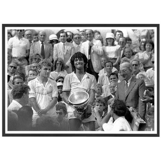 Yannick Noah soulève le trophée, Roland-Garros 1983