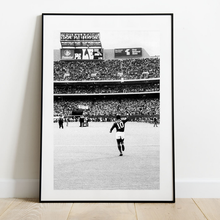 Carica l'immagine nel visualizzatore di Gallery, L'addio di Pelé al Cosmos, 1977