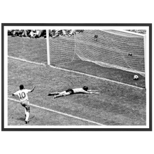 Load image into Gallery viewer, Pelé celebrates Brazil's goal in the final, 1970 World Cup