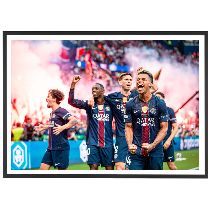 Célébration des Parisiens après le pénalty de Dembélé, Paris 2026