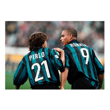 Charger l'image dans la galerie, Pirlo et Ronaldo avec l'Inter Milan, 1998