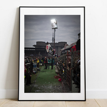 Charger l'image dans la galerie, Drapeau de Sankt Pauli sortant du virage, 2011