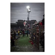 Charger l'image dans la galerie, Drapeau de Sankt Pauli sortant du virage, 2011