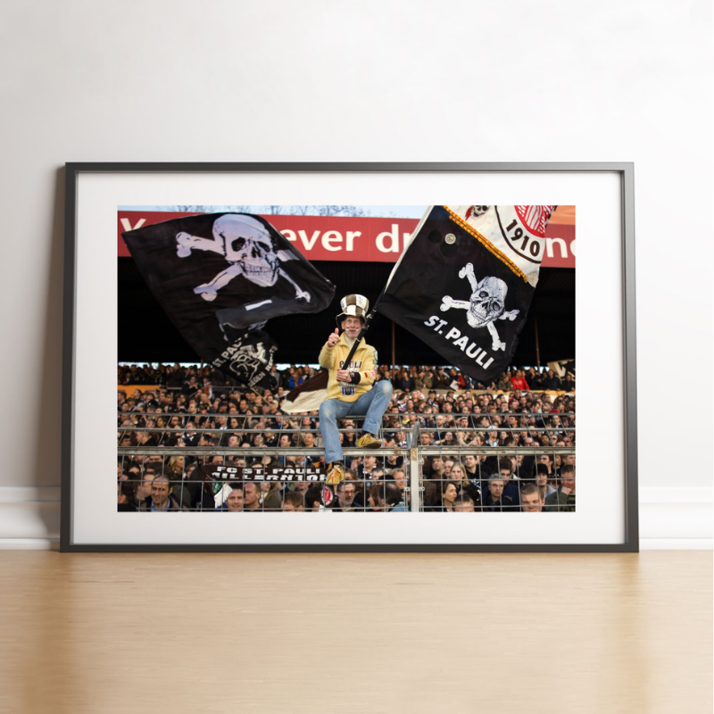 Tifoso del Sankt Pauli ai cancelli del Millerntor, 2007