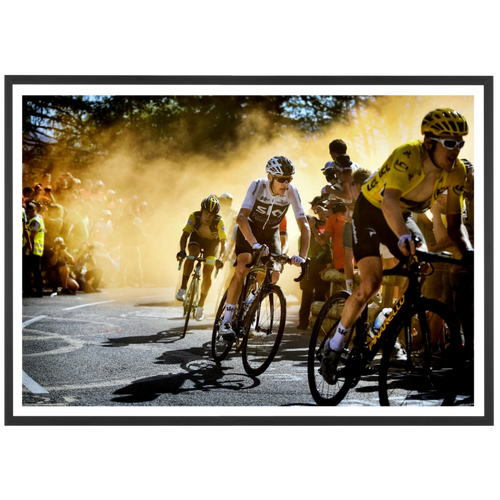 Chris Froome sotto i fumogeni sull'Alpe d'Huez, 2018