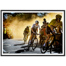 Charger l'image dans la galerie, Chris Froome sous les fumis dans l'Alpe d'Huez, 2018