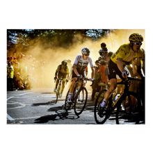 Charger l'image dans la galerie, Chris Froome sous les fumis dans l'Alpe d'Huez, 2018