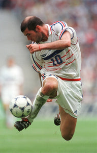 Zinédine Zidane in weightlessness, 1998
