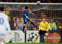 Load image into Gallery viewer, Messi flies against Manchester, C1 2009