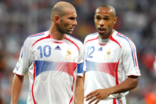 Charger l'image dans la galerie, Zinédine Zidane et Thierry Henry, 2006