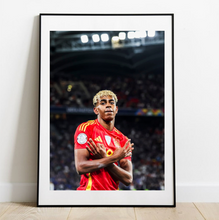 Charger l'image dans la galerie, Lamine Yamal célèbre son doublé, 2025