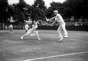 René Lacoste et Suzanne Lenglen jouant un double, 1920
