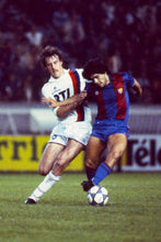 Charger l&#39;image dans la galerie, Diego Maradona face à Paris, 1982