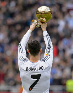 Ronaldo avec son Ballon d'or, 2014