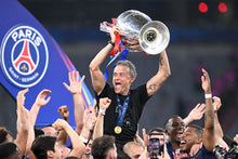 Charger l&#39;image dans la galerie, Luis Enrique brandit la Ligue des Champions, Finale 2025