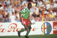 Charger l&#39;image dans la galerie, Roger Milla avec le Cameroun, Mondial 1990