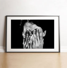 Charger l&#39;image dans la galerie, Mains de Nadal cachant ses yeux, 2014