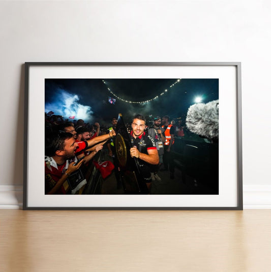 Antoine Dupont avec le Bouclier de Brennus, 2024