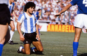 Maradona à terre, 1982