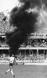 Socrates sur fond de fumigène noir, 1984