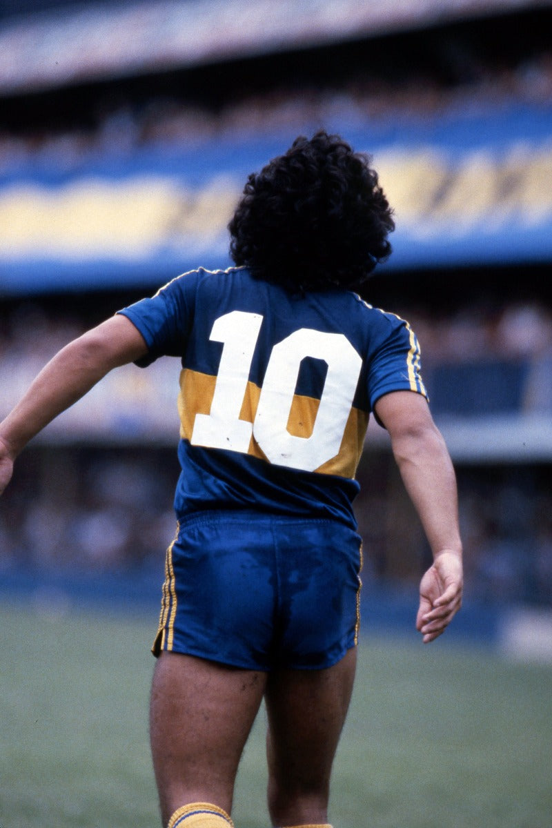 Diego from behind with Boca, 1981