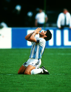 Maradona's prayer, 1990