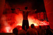 Load image into Gallery viewer, Communion of Di Maria with the PSG ultras, 2020