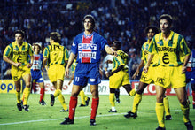 Charger l&#39;image dans la galerie, David Ginola face au FC Nantes, 1994
