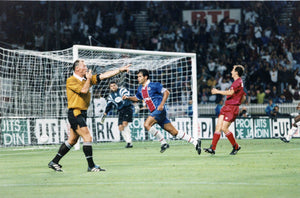Raï célèbre son but face au Steaua Bucarest, 1997